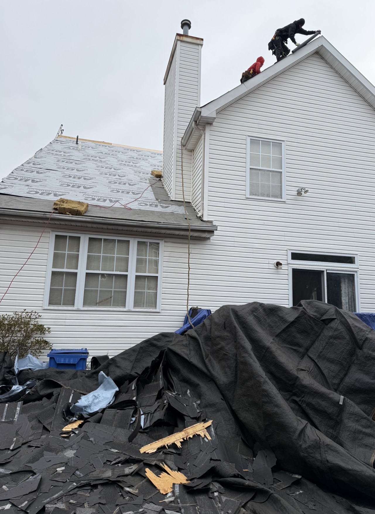 Residential roof replacement with underlayment installed